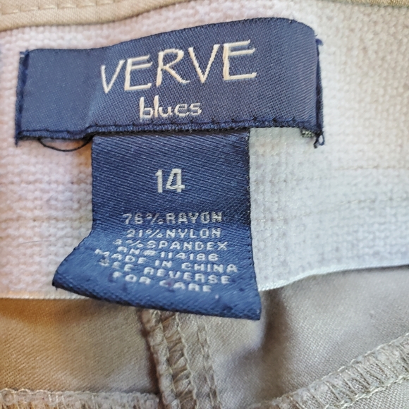 Women's Tan Capris With Decorative Cuff Accent Size 14 - Picture 7 of 7